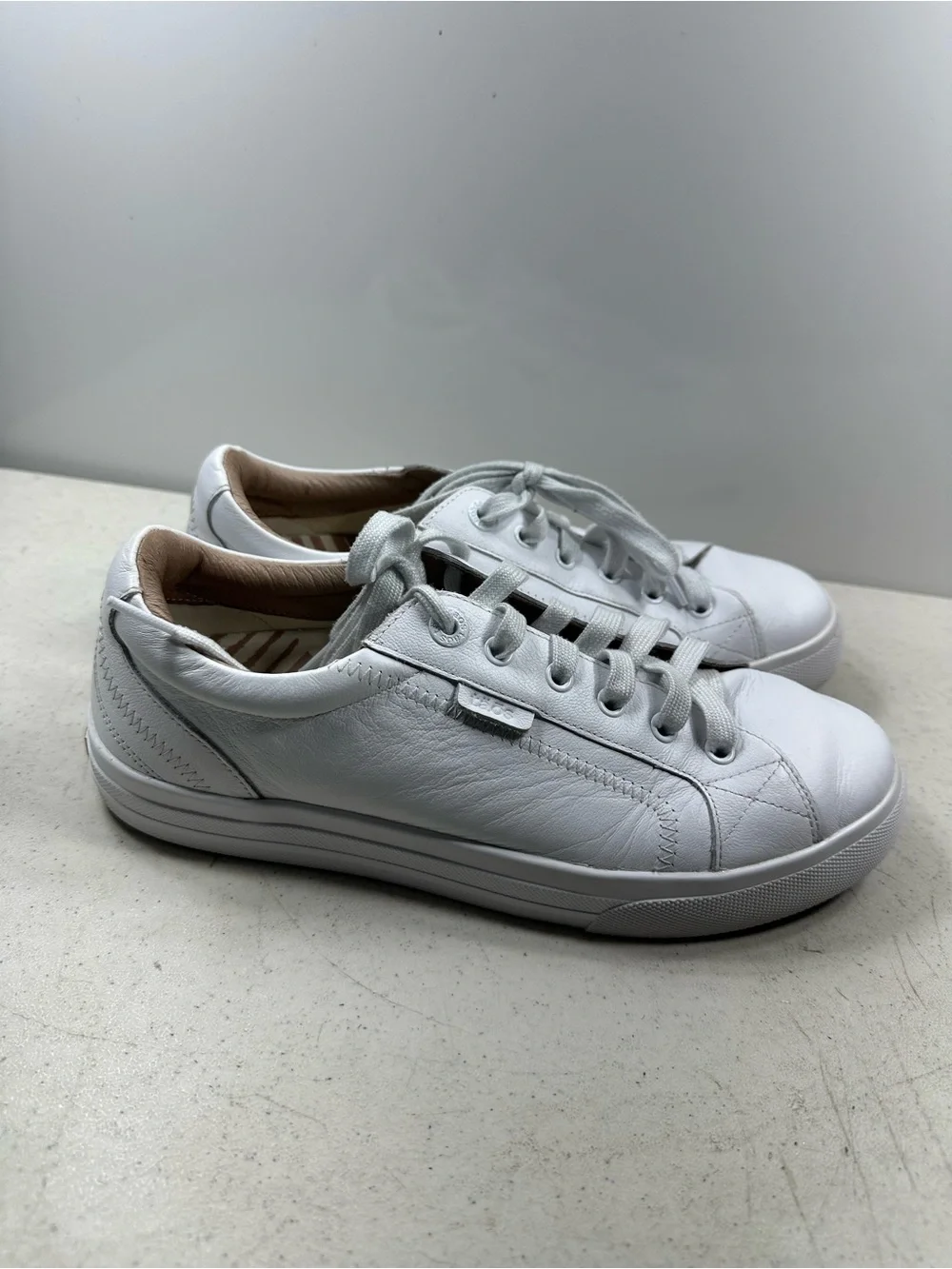 Taos Plim Soul Lux Shoes Womens Size 9.5 White Leather Lace Up Sneakers